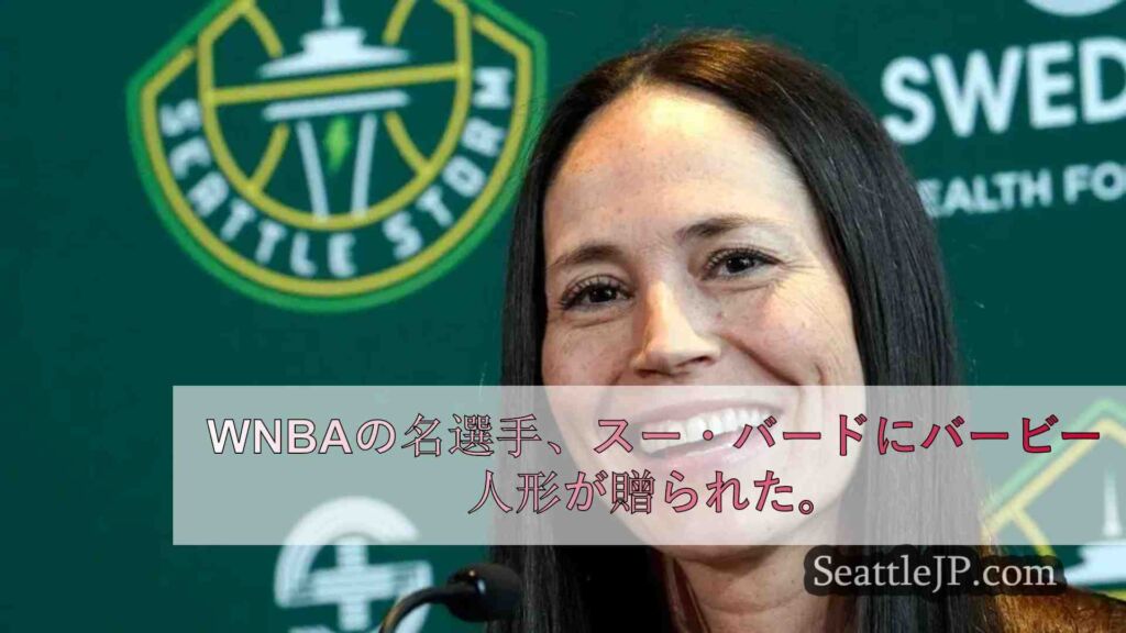 スー・バード、マテル社のロールモデル・シリーズでバービーのサインを授与される